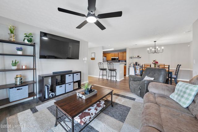 1209 Taxus Top Ln 102, Louisville, KY 40243