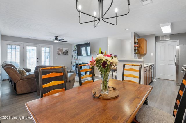 1209 Taxus Top Ln 102, Louisville, KY 40243