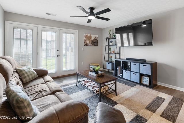 1209 Taxus Top Ln 102, Louisville, KY 40243