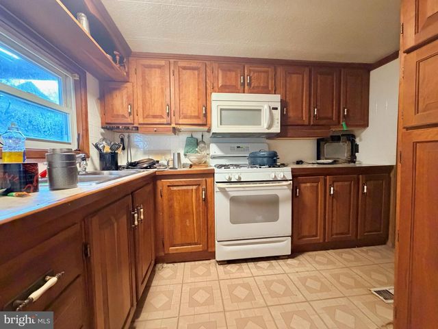 310 WALNUT DALE ROAD, Shippensburg, PA 17257