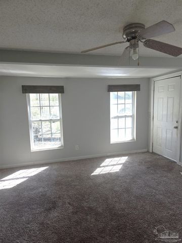 5805 Gazebo St, Milton, FL 32583