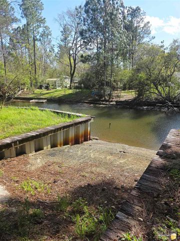 5805 Gazebo St, Milton, FL 32583