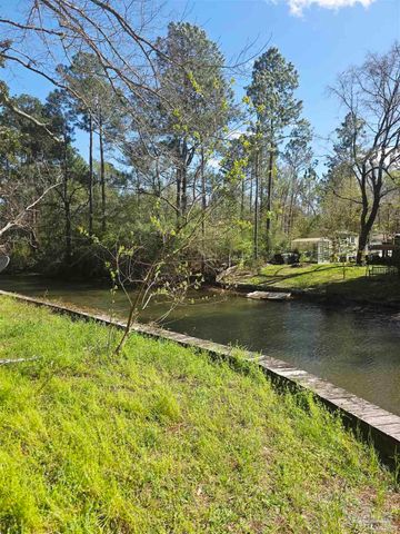 5805 Gazebo St, Milton, FL 32583