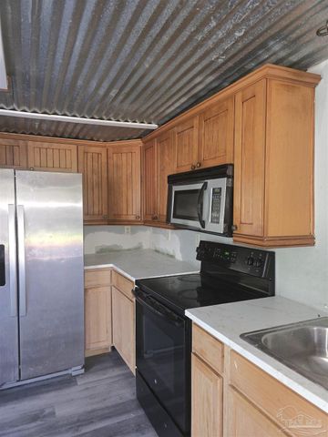 5805 Gazebo St, Milton, FL 32583