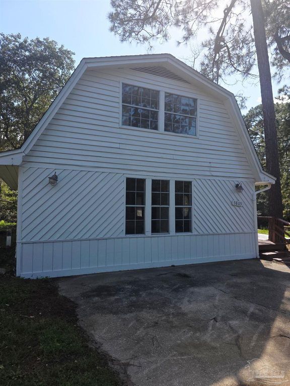 5805 Gazebo St, Milton, FL 32583