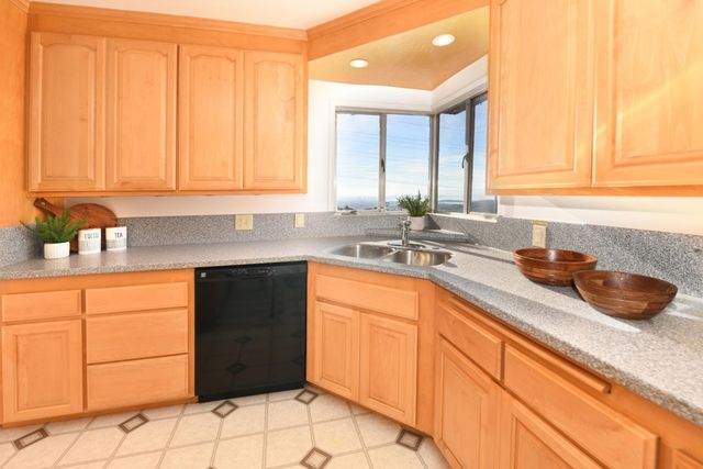 8530 Terrace Dr, El Cerrito, CA 94530