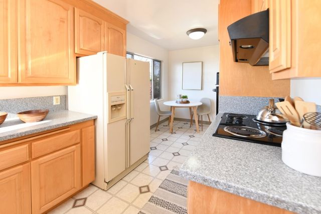 8530 Terrace Dr, El Cerrito, CA 94530