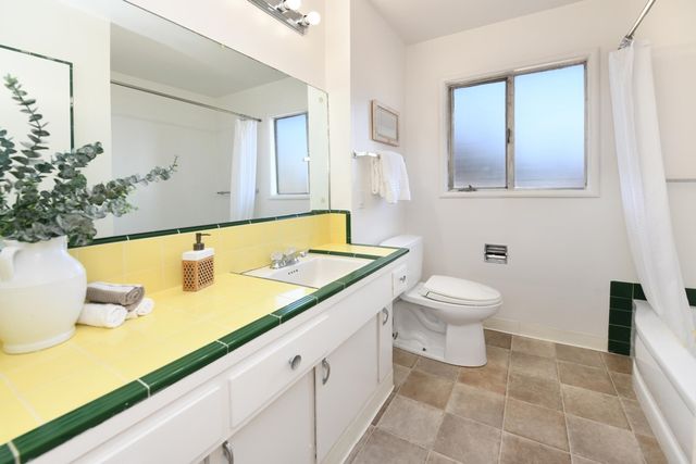 8530 Terrace Dr, El Cerrito, CA 94530