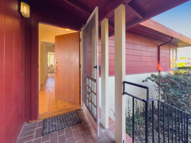 8530 Terrace Dr, El Cerrito, CA 94530