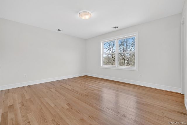 2216 Crompond Road E, Yorktown Heights, NY 10598