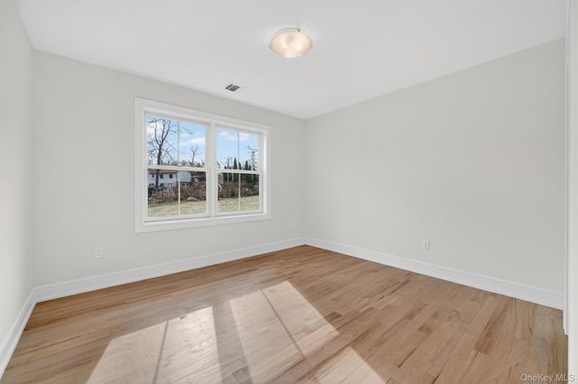 2216 Crompond Road E, Yorktown Heights, NY 10598