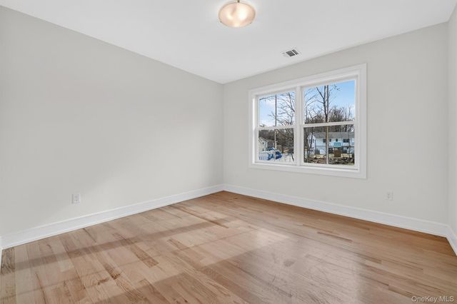 2216 Crompond Road E, Yorktown Heights, NY 10598