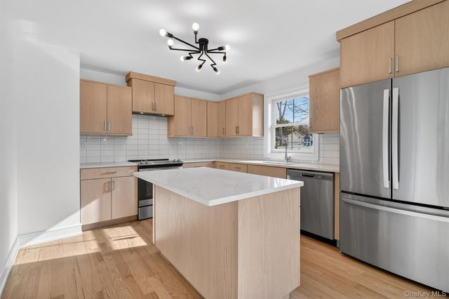 2216 Crompond Road E, Yorktown Heights, NY 10598