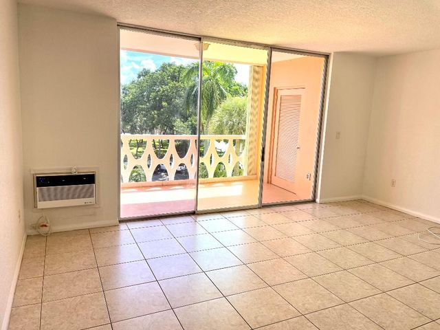 15 S Golfview Road 403, Lake Worth Beach, FL 33460