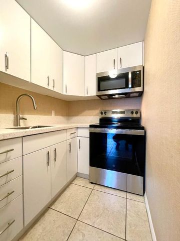 15 S Golfview Road 403, Lake Worth Beach, FL 33460