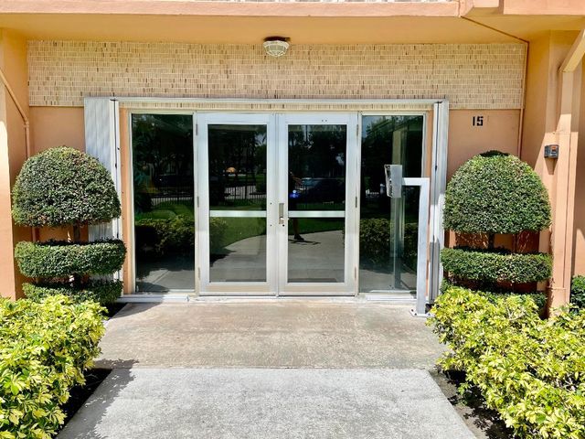 15 S Golfview Road 403, Lake Worth Beach, FL 33460