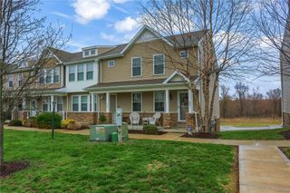 221 Spring Blossom Circle, Beaver Falls, PA 15010