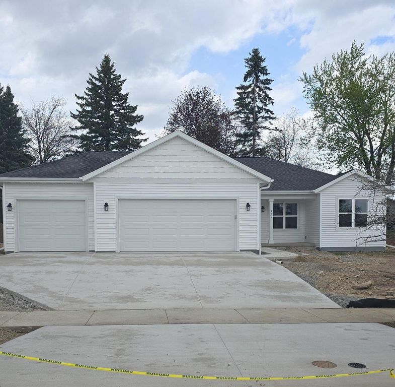 410 Village LANE, Ripon, WI 54971