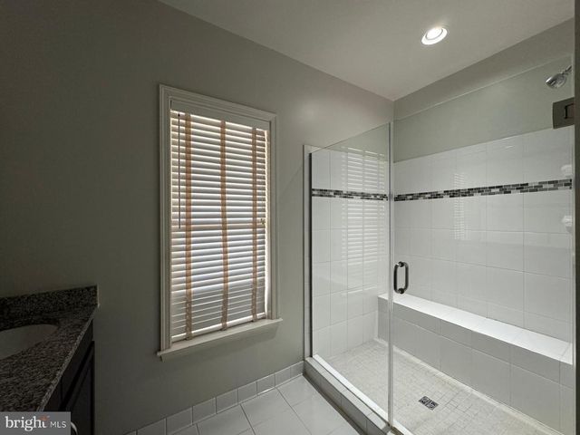 22555 WINDSOR LOCKS SQ, Ashburn, VA 20148