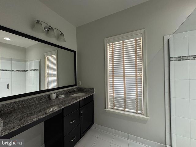 22555 WINDSOR LOCKS SQ, Ashburn, VA 20148