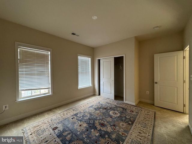 22555 WINDSOR LOCKS SQ, Ashburn, VA 20148