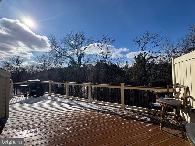 22555 WINDSOR LOCKS SQ, Ashburn, VA 20148