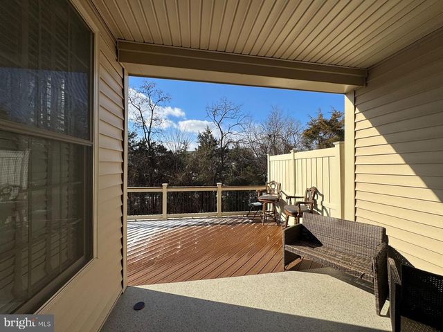 22555 WINDSOR LOCKS SQ, Ashburn, VA 20148