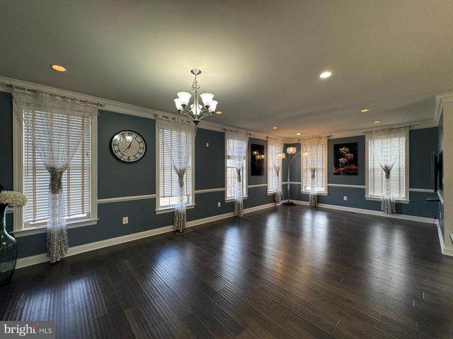 22555 WINDSOR LOCKS SQ, Ashburn, VA 20148