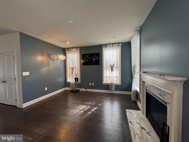 22555 WINDSOR LOCKS SQ, Ashburn, VA 20148