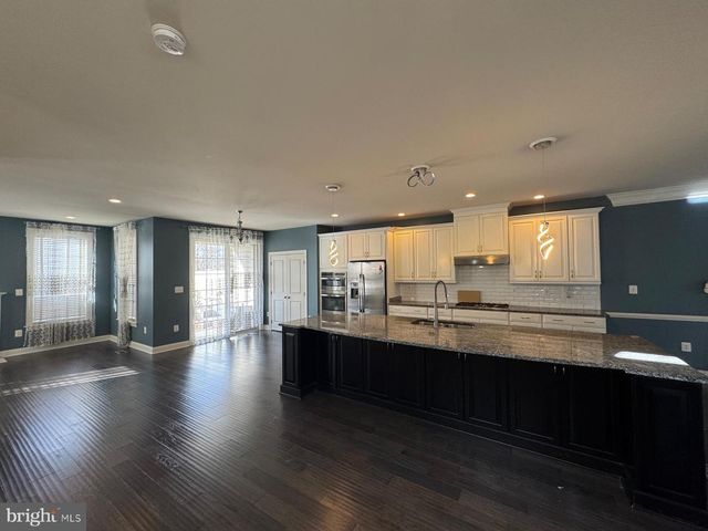 22555 WINDSOR LOCKS SQ, Ashburn, VA 20148