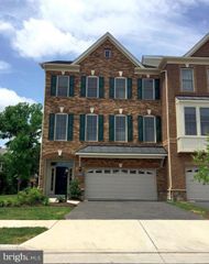 22555 WINDSOR LOCKS SQ, Ashburn, VA 20148