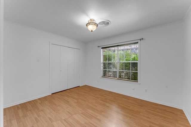 1011 N Vanderveer ST, Burnet, TX 78611