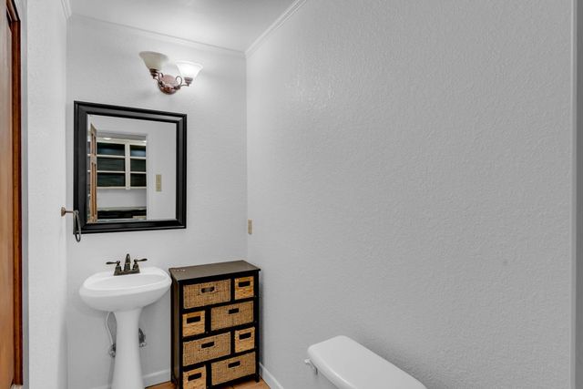 1011 N Vanderveer ST, Burnet, TX 78611