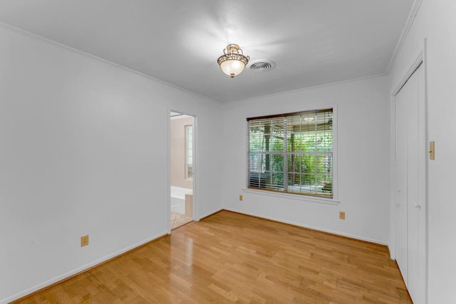 1011 N Vanderveer ST, Burnet, TX 78611