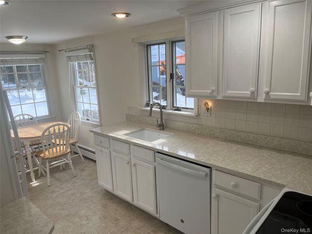 17 Washington Avenue Cottage, Bedford, NY 10506