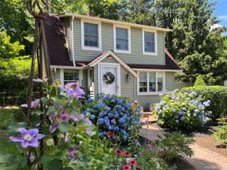 17 Washington Avenue Cottage, Bedford, NY 10506