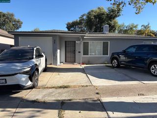 35 Lois Ave, Pittsburg, CA 94565