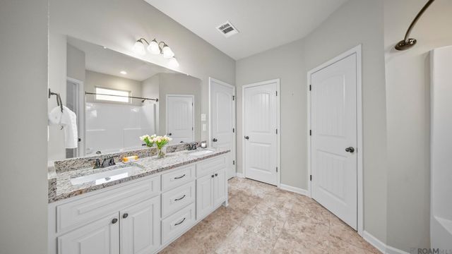 4676 Aubrey Ann Dr, Addis, LA 70710