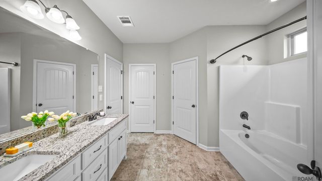 4676 Aubrey Ann Dr, Addis, LA 70710