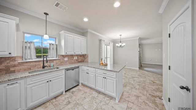 4676 Aubrey Ann Dr, Addis, LA 70710