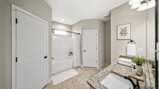 4676 Aubrey Ann Dr, Addis, LA 70710