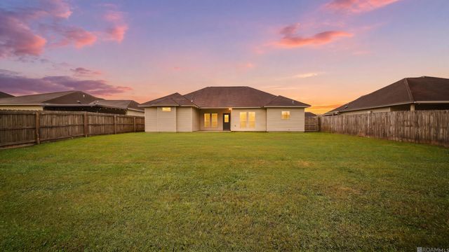 4676 Aubrey Ann Dr, Addis, LA 70710