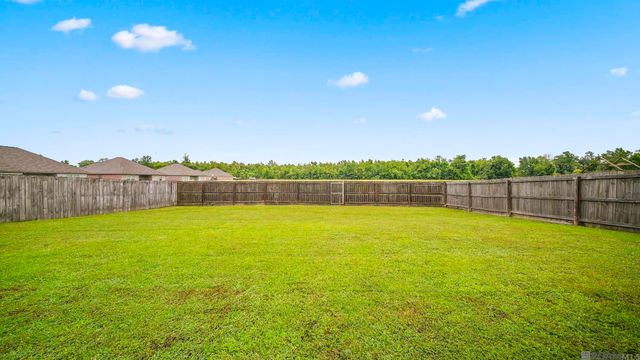 4676 Aubrey Ann Dr, Addis, LA 70710