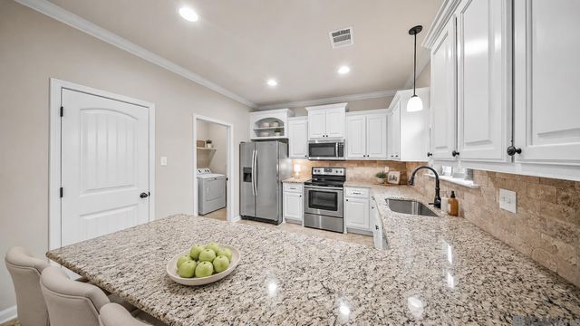 4676 Aubrey Ann Dr, Addis, LA 70710