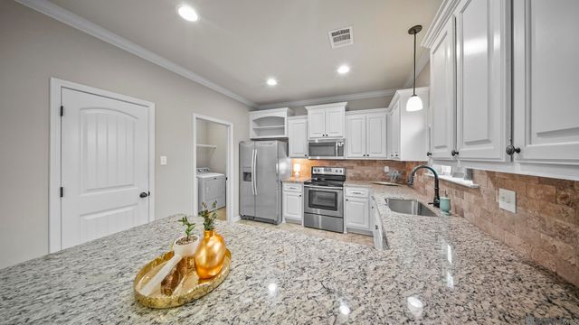 4676 Aubrey Ann Dr, Addis, LA 70710