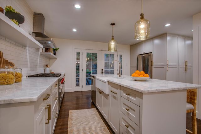 2230 Kessler Parkway, Dallas, TX 75208