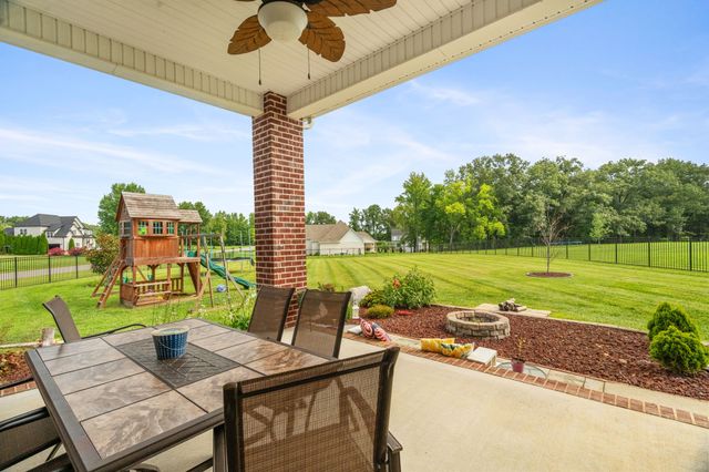 1027 Founders Ln, Portland, TN 37148