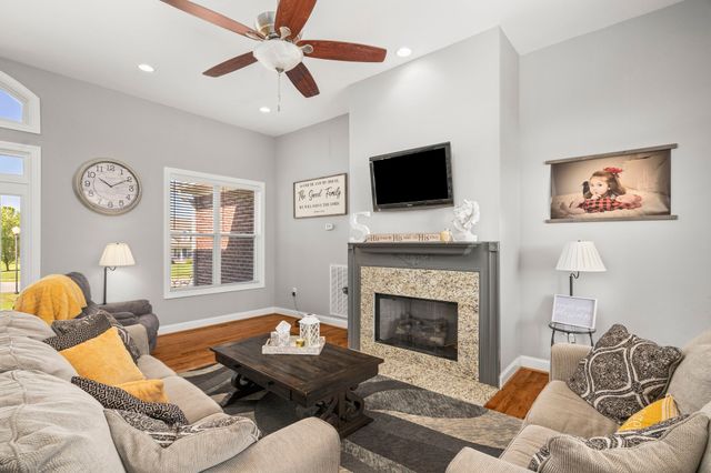 1027 Founders Ln, Portland, TN 37148