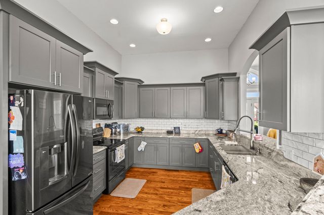 1027 Founders Ln, Portland, TN 37148