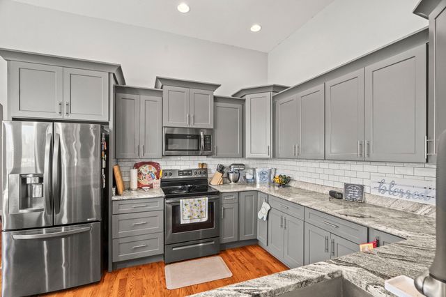 1027 Founders Ln, Portland, TN 37148